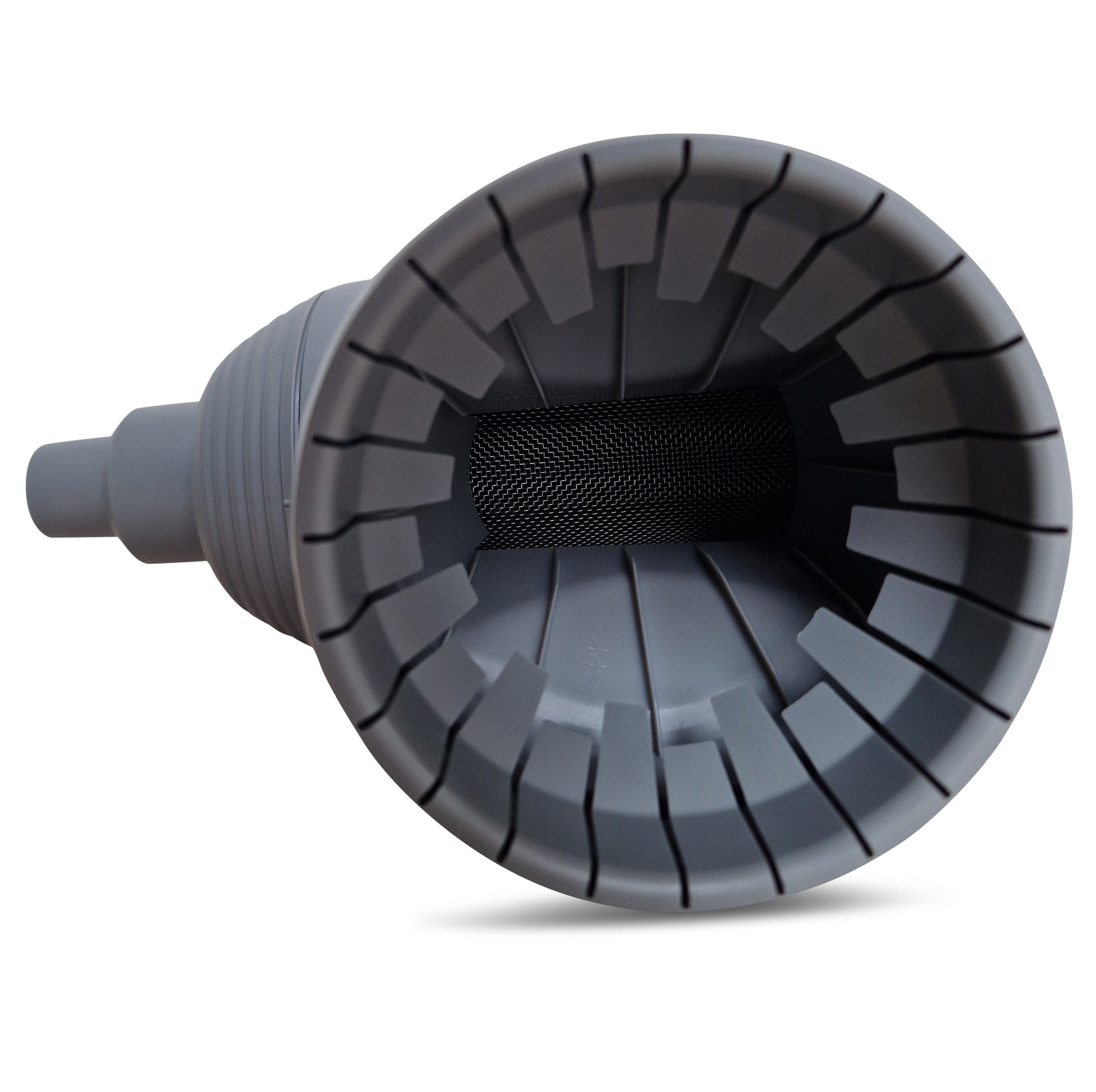 Eine Nahaufnahme eines YourCasa® Regensammlers [Downpipe70] mit gerippten Innenwänden und einem perforierten Kern, möglicherweise einem Lautsprecher oder einer schallabgebenden Anlage.