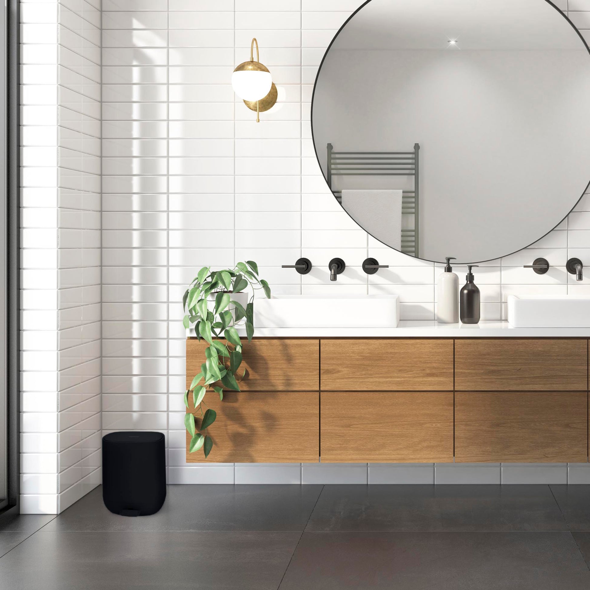 Ein Badezimmer mit einem YourCasa® Mülleimer [5L] - Elegantes Design für Badezimmer oder Küche - Kosmetikeimer-Spiegel und Holzwaschtisch.