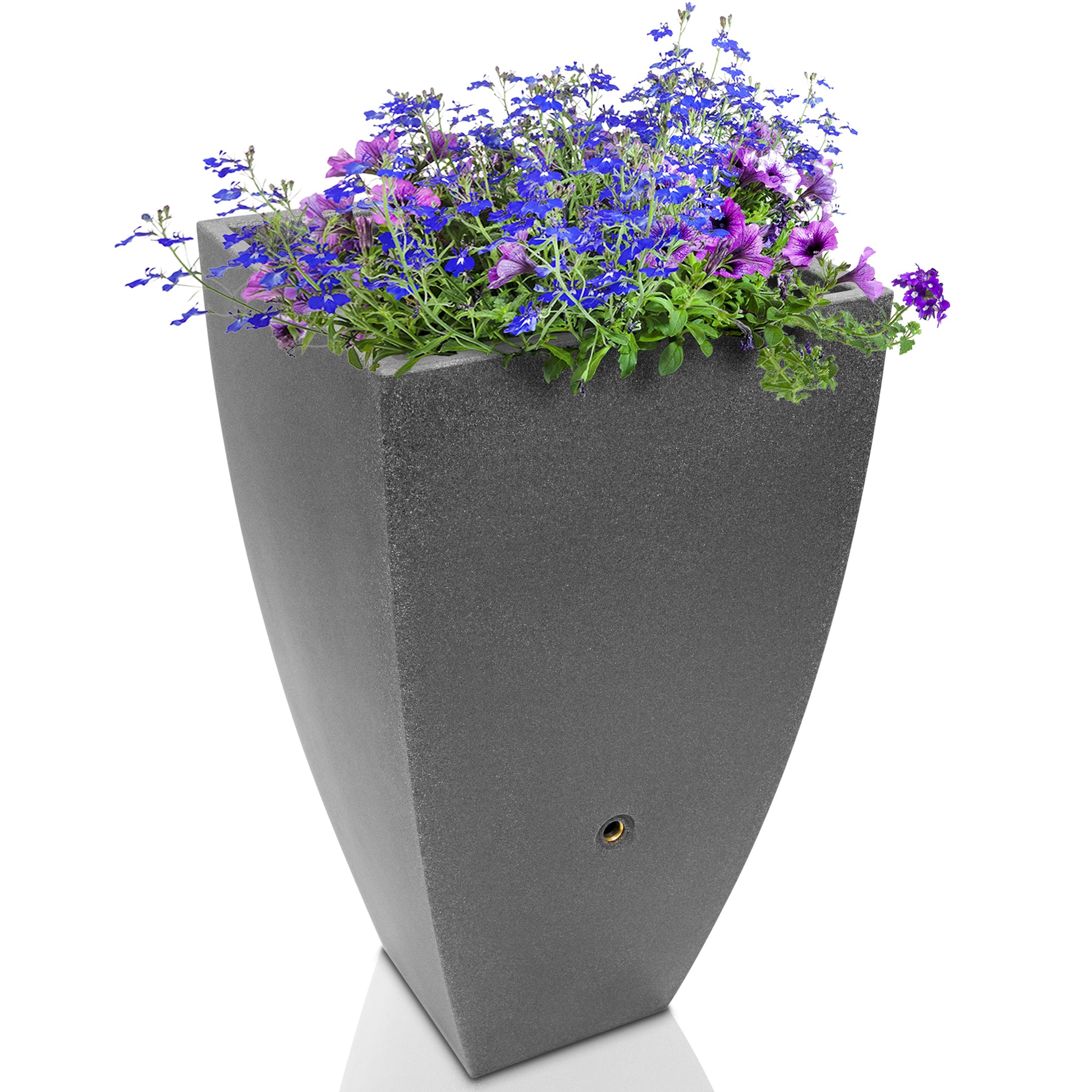 Ein grauer Übertopf mit lila Blumen darin, der auch als YourCasa Regentonne 200 Liter [PureFlow] mit Metallgewinde und Filterkorb dient – Regenfass Frostsicher aus Kunststoff – Regenwassertonne.