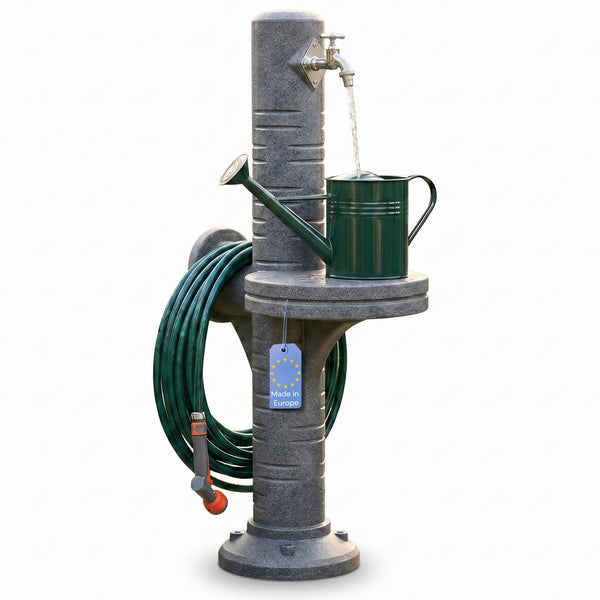 AquaPost Wassersäule Garten – Zapfsäule mit Ablagestellfläche, Chromhahn & Schlauchhalterung | YourCasa